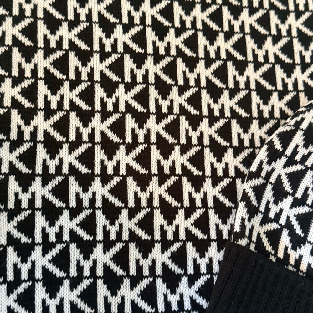 Michael Kors Black & White MK Logo Beanie and Scarf Set - Picture 2 of 5